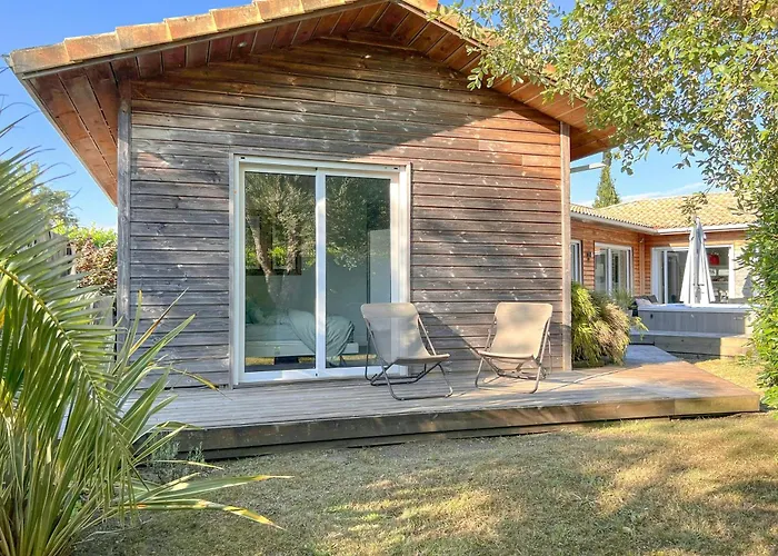 Nyaraló Contemporary House Near Landes Beaches