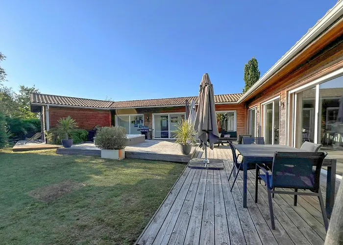 Contemporary House Near Landes Beaches Nyaraló