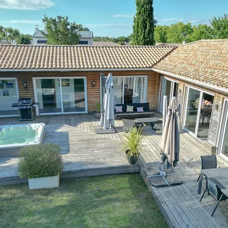 Contemporary House Near Landes Beaches